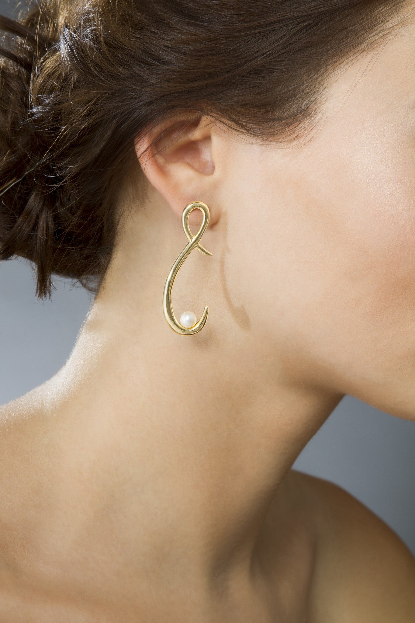 Gold Pearl Earrings (Short)